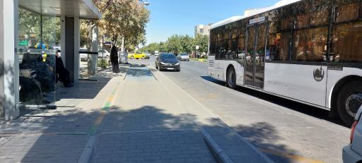 عکس ایستگاه اتوبوس ابوطالب 26
