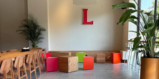 عکس قهوه لمیز شعبه مهرشهر 