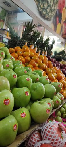 عکس میوه فروشی برادران کارخانه ای