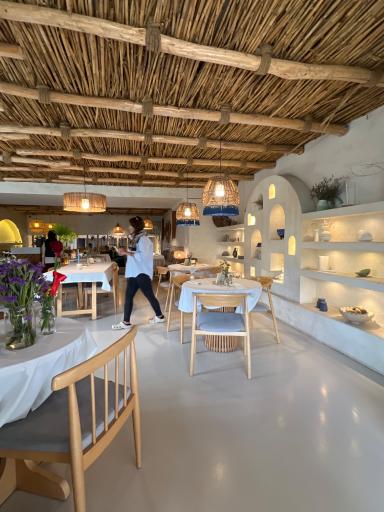 کافه کیک استودیو 