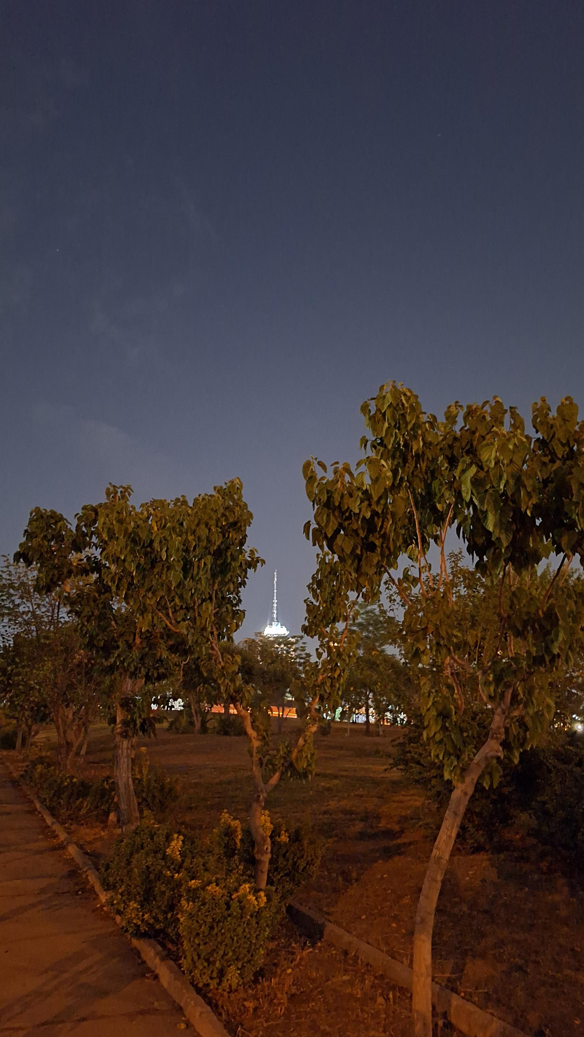 عکس برج هواپیمایی ماهان