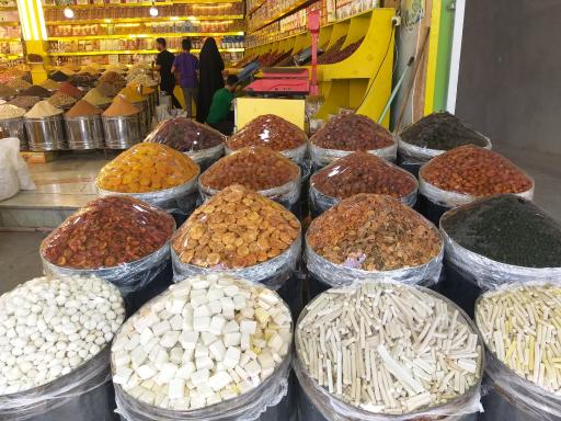 عکس عرضه ی آجیل و خشکبار ساحل مازندران