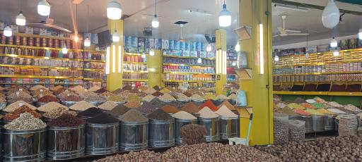 عکس عرضه ی آجیل و خشکبار ساحل مازندران