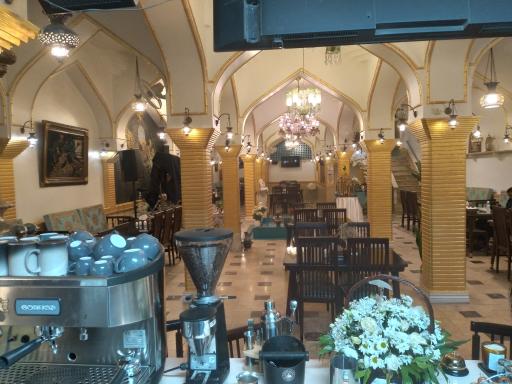 عکس رستوران سنتی باغ فردوس