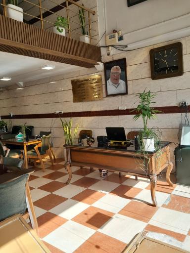 عکس رستوران همیشه بهار