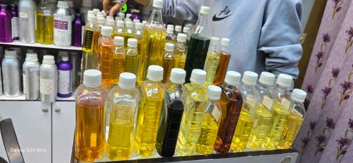 عکس پخش عطر ایلیا 