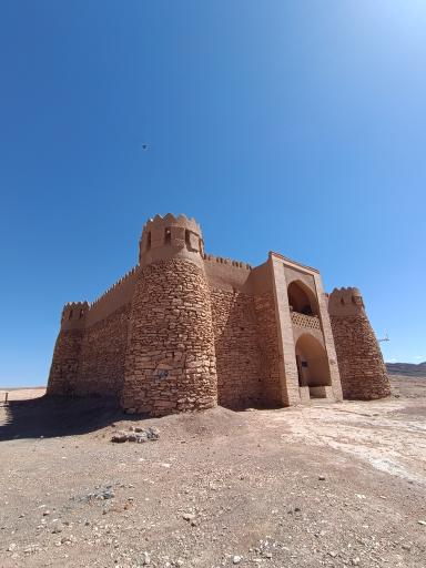 عکس قلعه تاریخی ندوشن(قلعه سپیده)