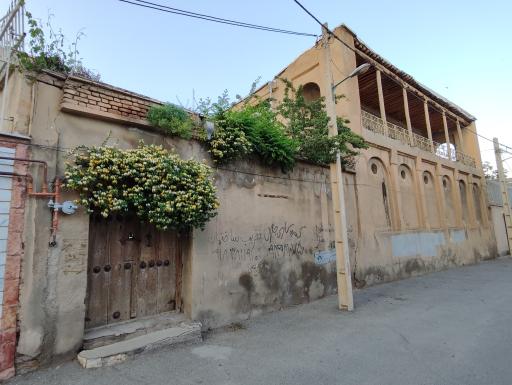 عکس عمارت کمانگر