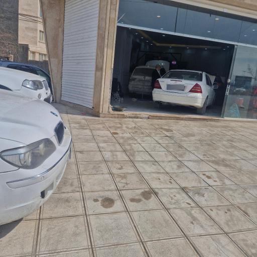 عکس تعمیرگاه بی ام و مرادی