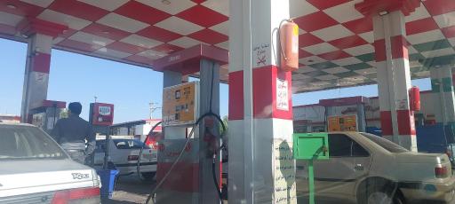 عکس پمپ بنزین انقلاب اسلامی