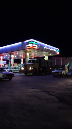 عکس پمپ بنزین انقلاب اسلامی