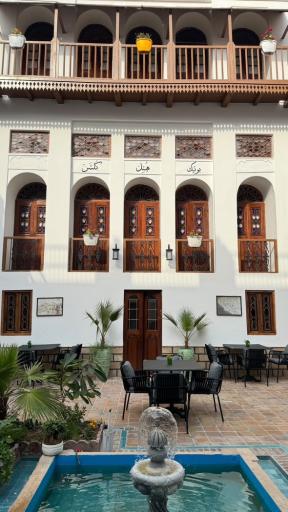 عکس عمارت گلشن کافه 