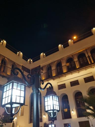 عکس عمارت گلشن کافه 