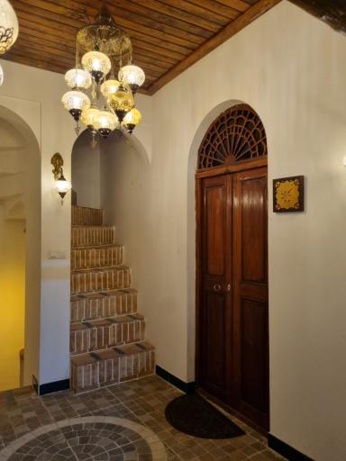 عکس عمارت گلشن کافه 