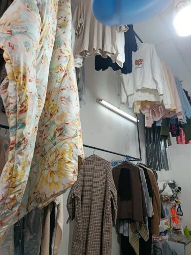 عکس خشکشویی سیاه و سفید