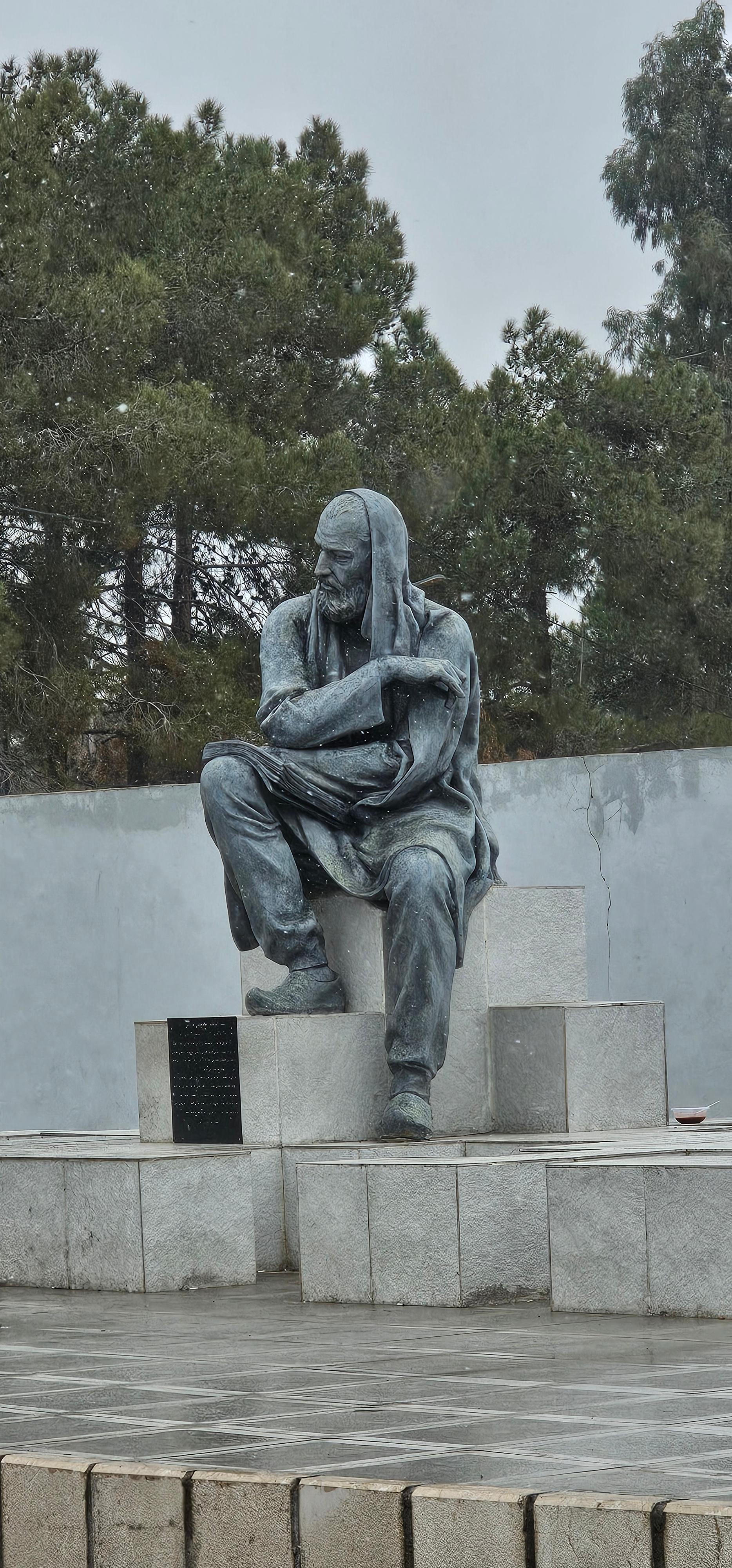 عکس مجسمه فارابی