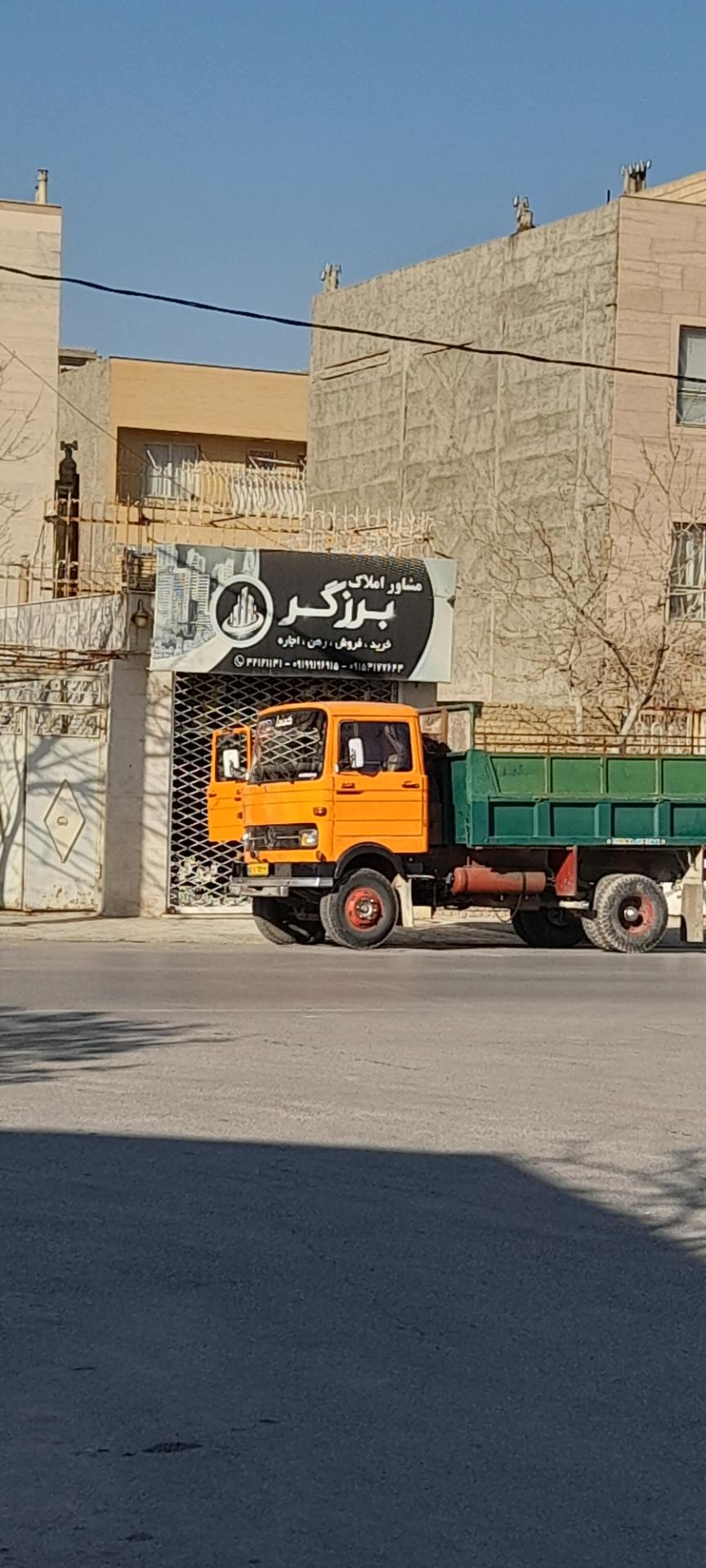 عکس مشاور املاک برزگر