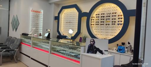 عکس عینک‌سازی دلداری