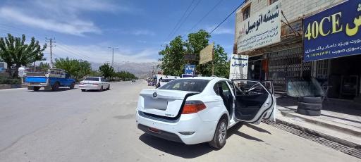 عکس شیشه اتومبیل امیر 