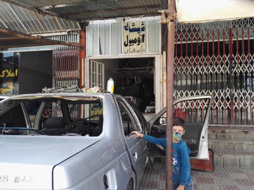 عکس شیشه اتومبیل امیر 