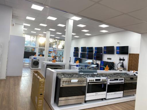 عکس فروشگاه زنجیره ای اسنوا