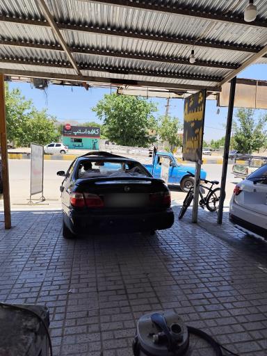 عکس شیشه اتومبیل امیر 