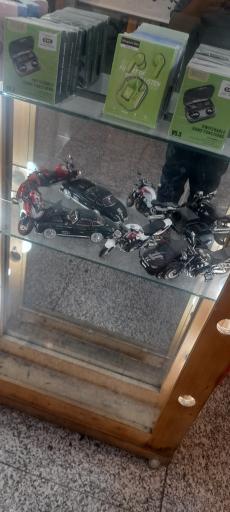 عکس فروشگاه ایران ۳۳