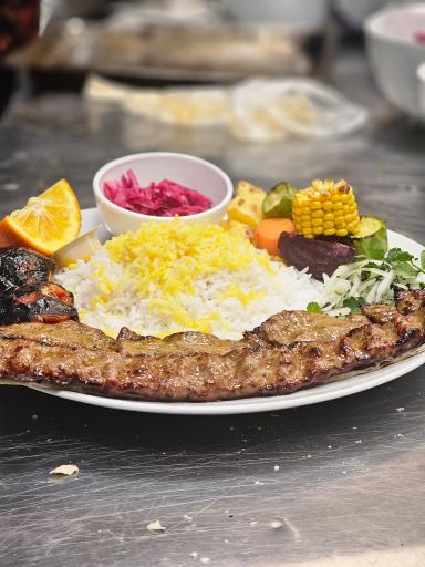 عکس کترینگ و رستوران دورچین 