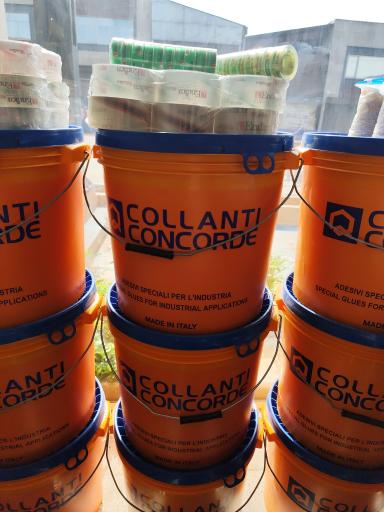 عکس هلدینگ صادقی