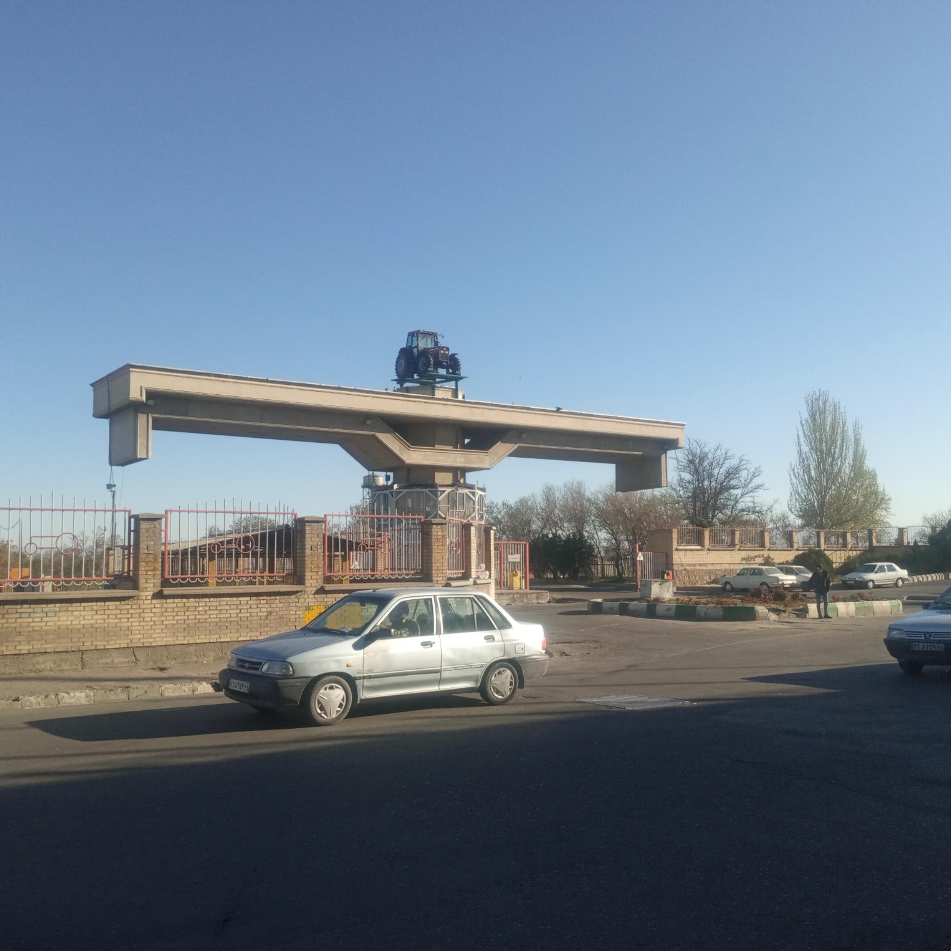عکس ورودی3کارخانه تراکتورسازی تبریز
