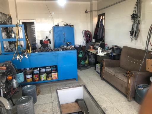 عکس تعمیر ایسیو و دیاگ