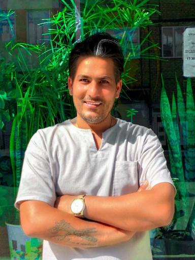 عکس آرایشگاه آزالیا