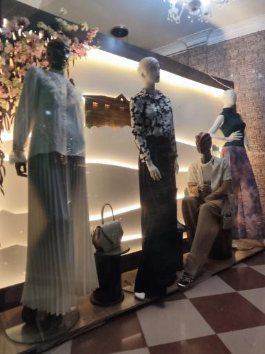 عکس پوشاک زنانه رامونا 