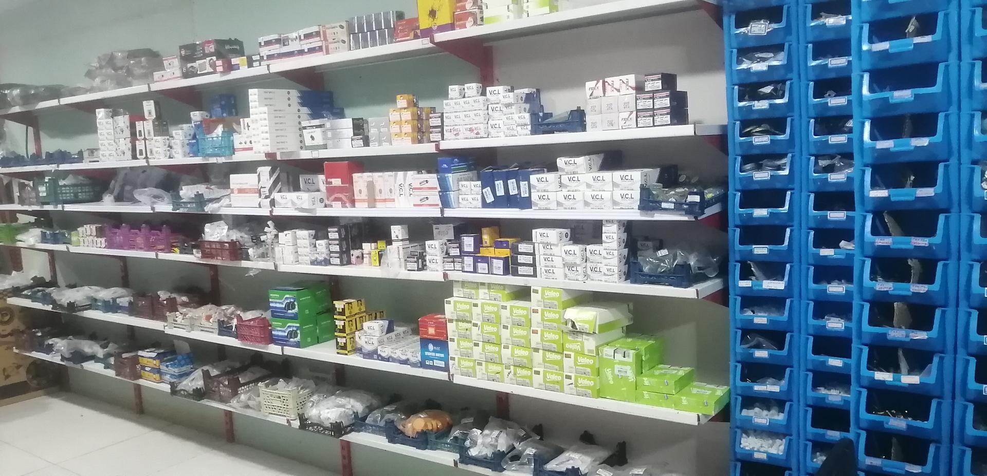 عکس بانک لوازم یدکی و لوکس کاظمي