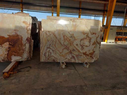 عکس سنگستان اهورا