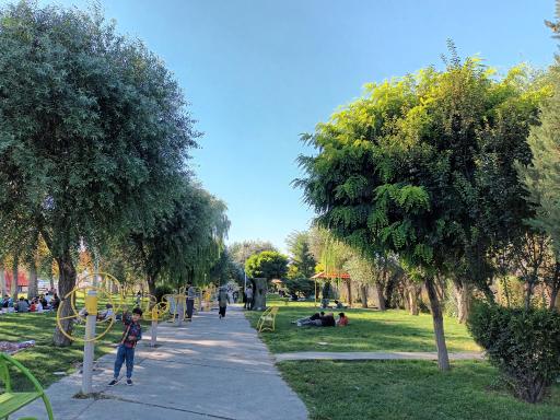 عکس مجموعه تفریحی و شهربازی بزرگ باغ ملت ملارد