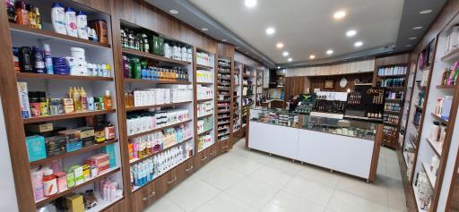 عکس فروشگاه آرایشی و بهداشتی حاتم