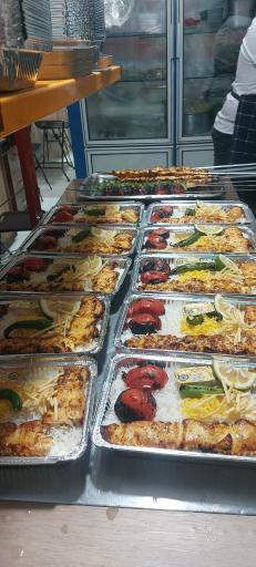 عکس تهیه غذای محمدی