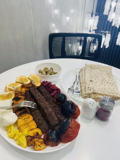 عکس کافه رستوران دامون