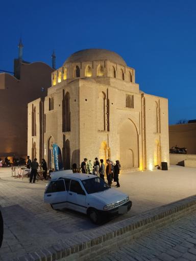 عکس بقعه‌ دوازده امام