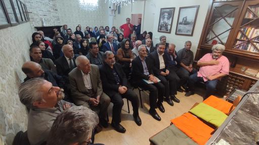 کافه کتاب شمع سوزان