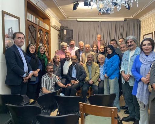 عکس کافه کتاب شمع سوزان