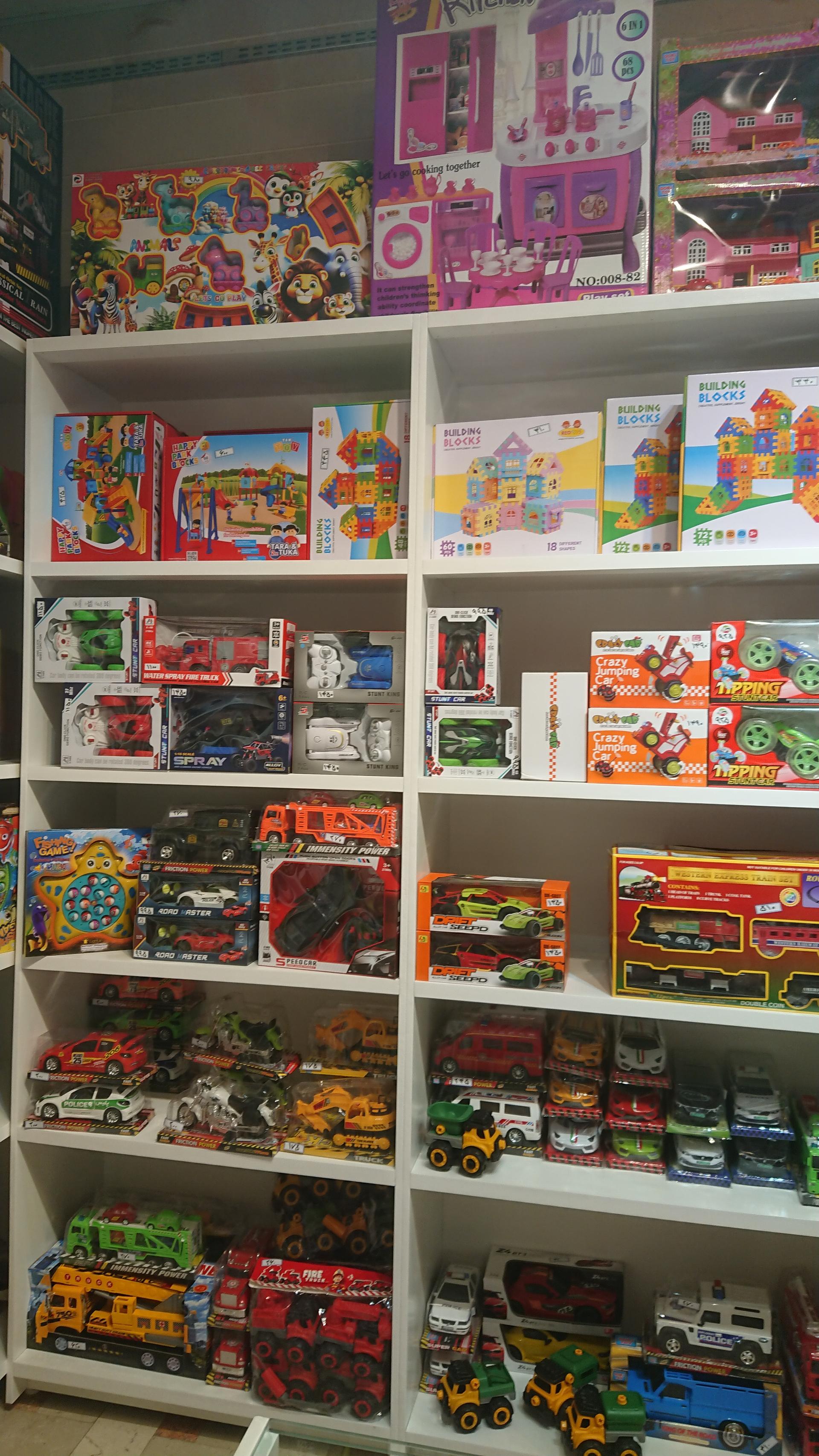 عکس فروشگاه اسباب بازی