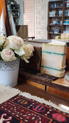 کافه کتاب شمع سوزان