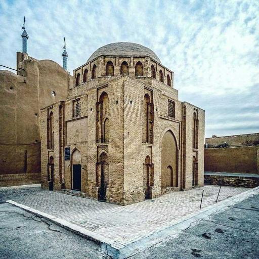 عکس بقعه‌ دوازده امام