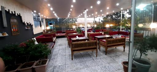 عکس باغچه رستوران نگین شهران