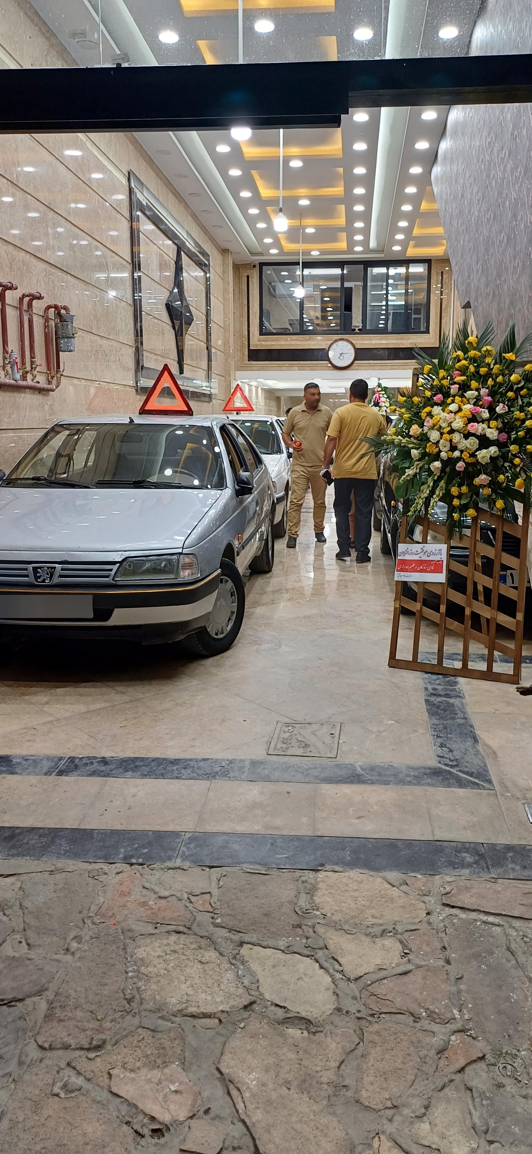 عکس نمایشگاه اتومبیل متین ستارگان ده براری