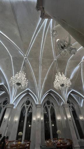 عکس عمارت لاوین