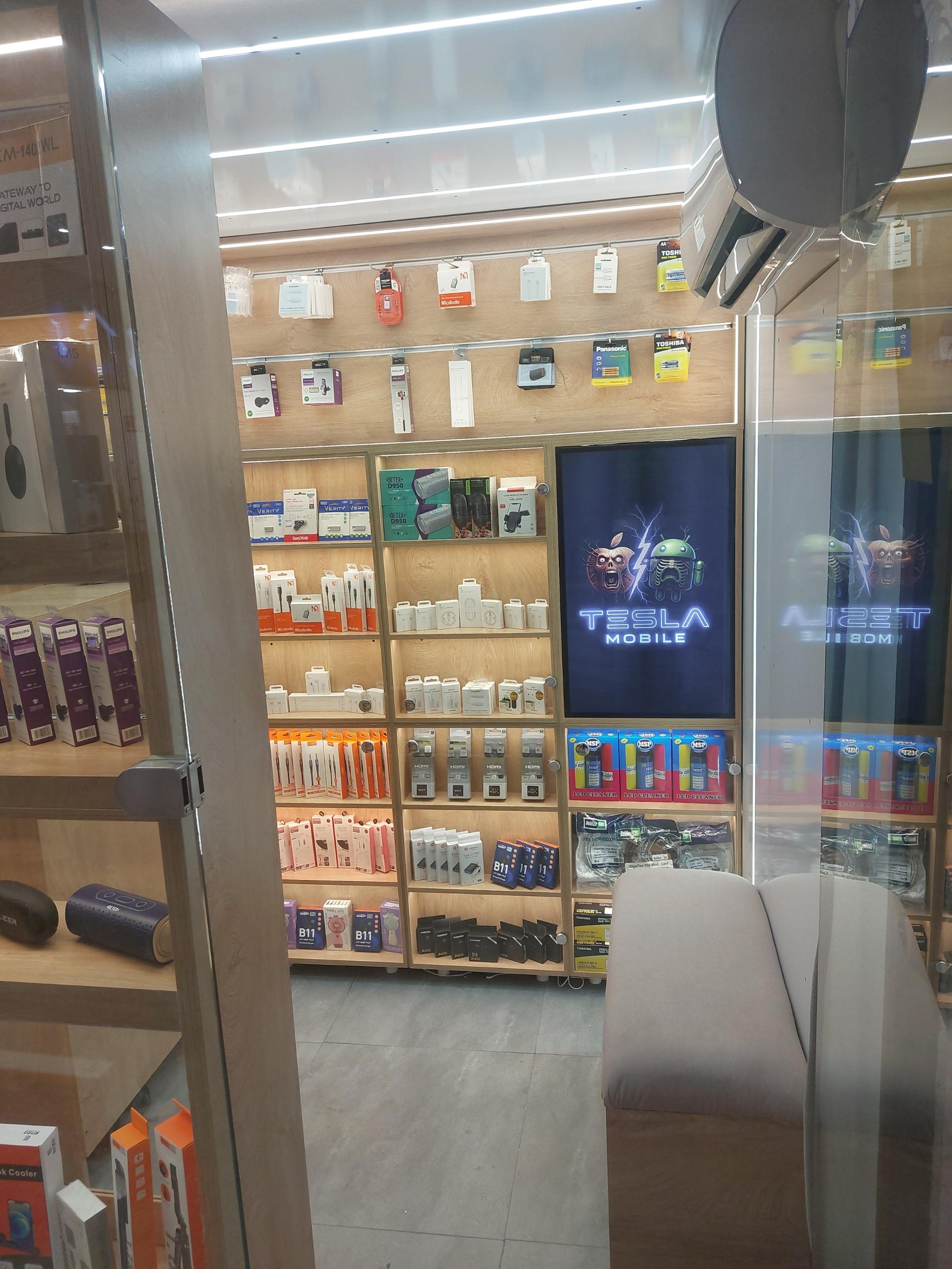 عکس تسلا موبایل