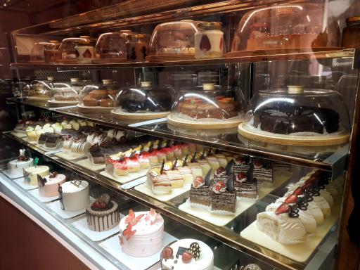 عکس کافه کیک لدوره بهار